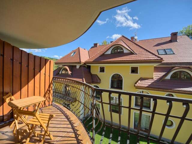 Апартаменты VisitZakopane - Sky Apartment Закопане-11